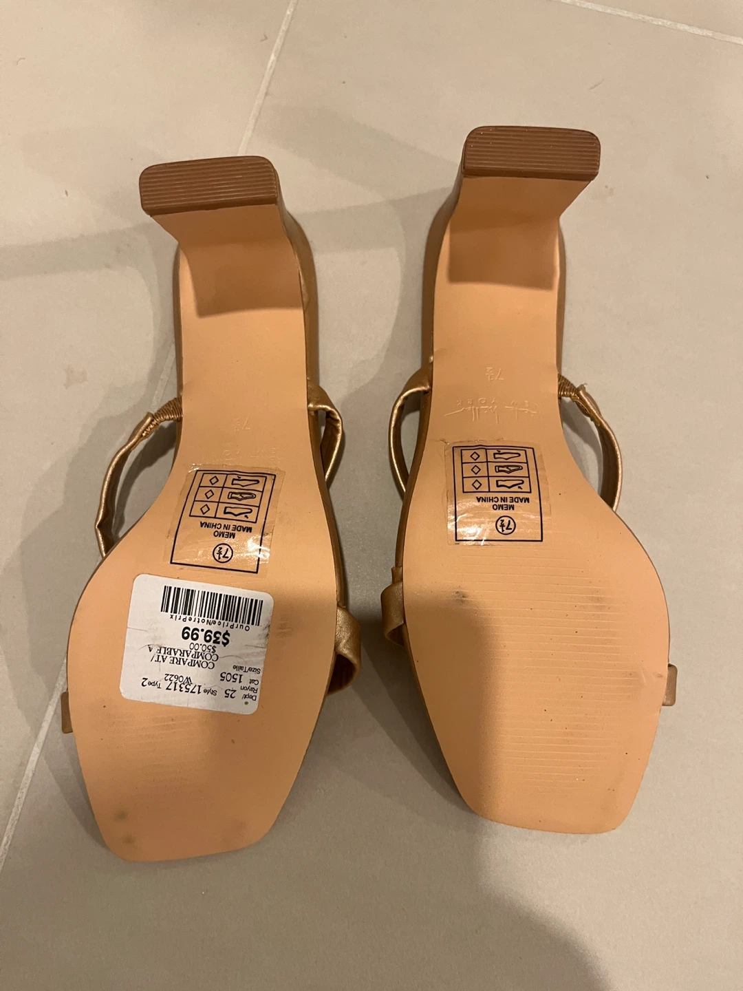 Nicole Miller Gold Strappy Heeled Sandals Size 7.5 - photo 2