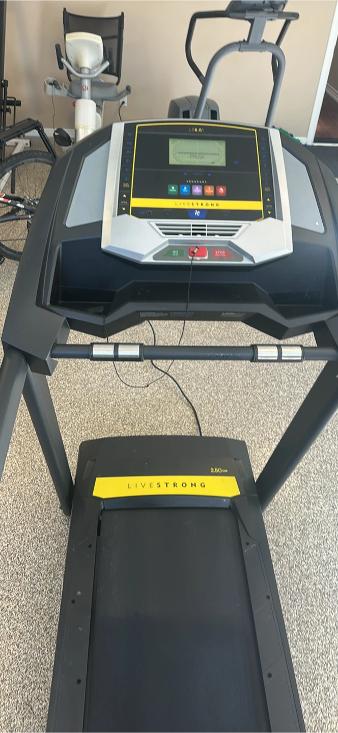 LIVESTRONG LS8.0T Treadmill - photo 2