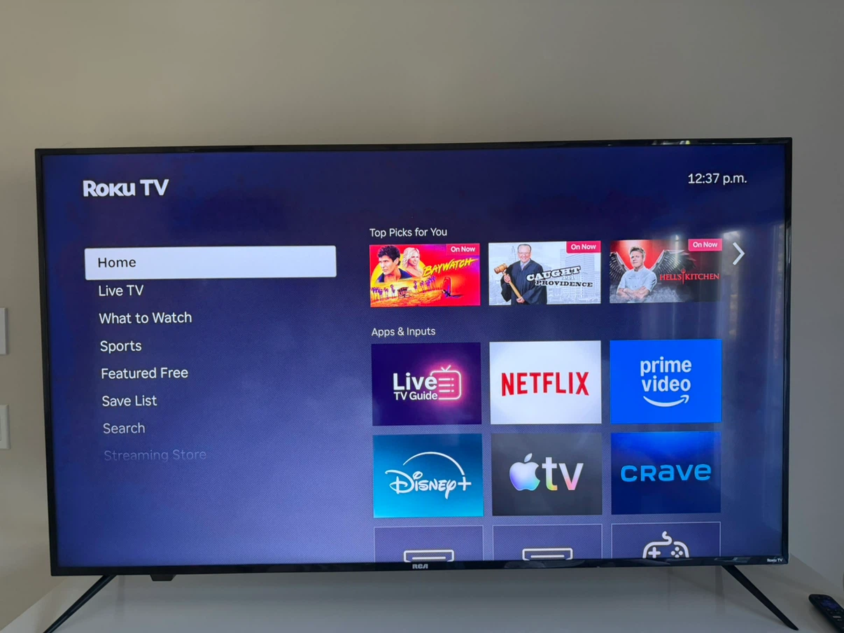 Roku 65’ TV Smart Television