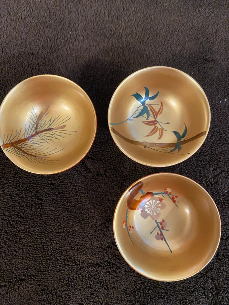 Set of 3 gold and vermilion lacquerware bowls - photo 2