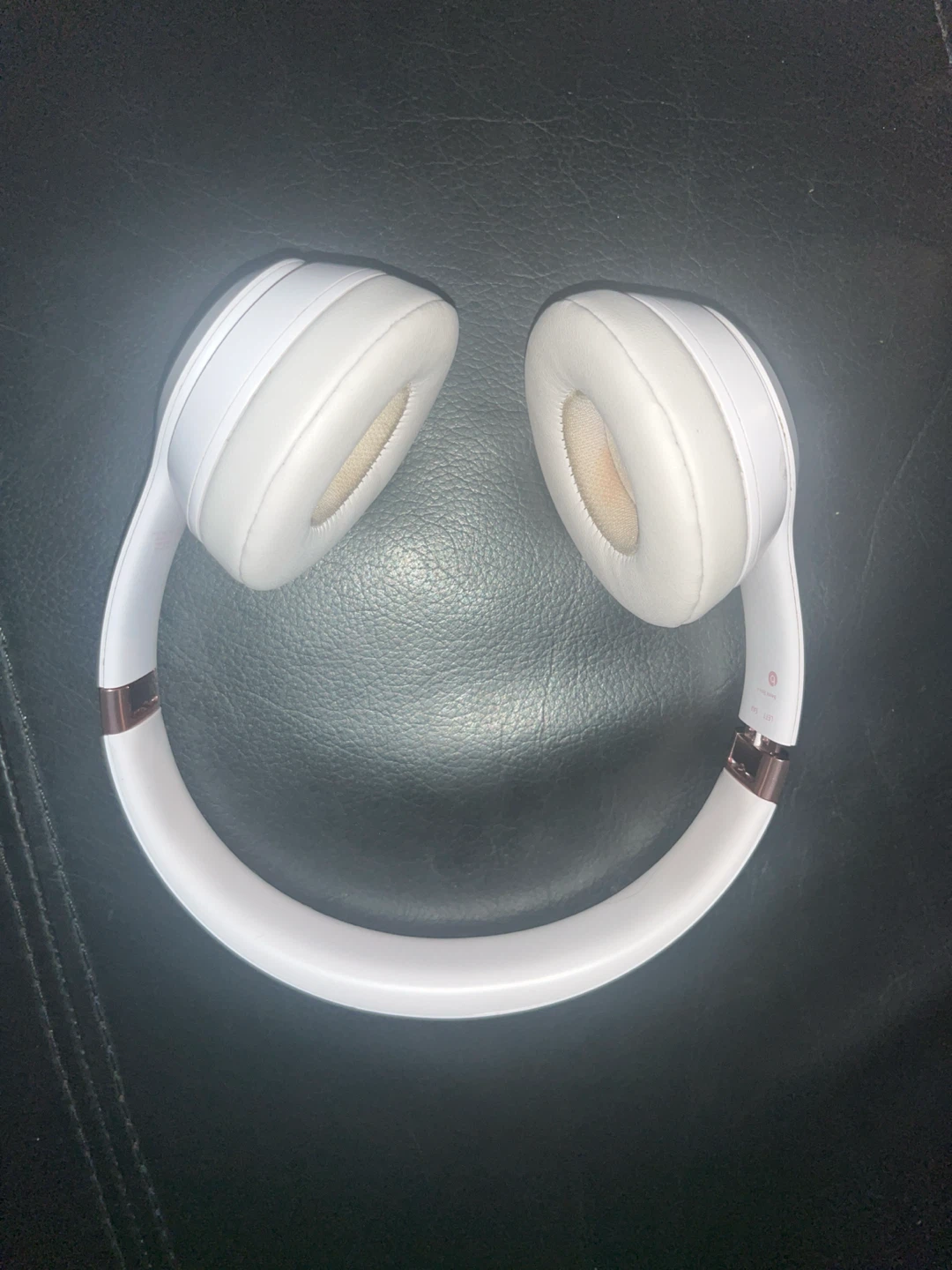 Beats Solo3 Wireless On-Ear Headphones - White