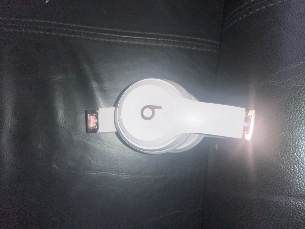 Beats Solo3 Wireless On-Ear Headphones - White - photo 2