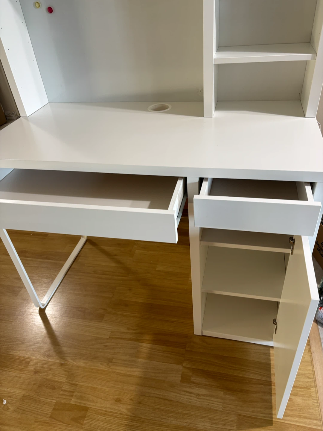 IKEA MICKE Desk w/Hutch
