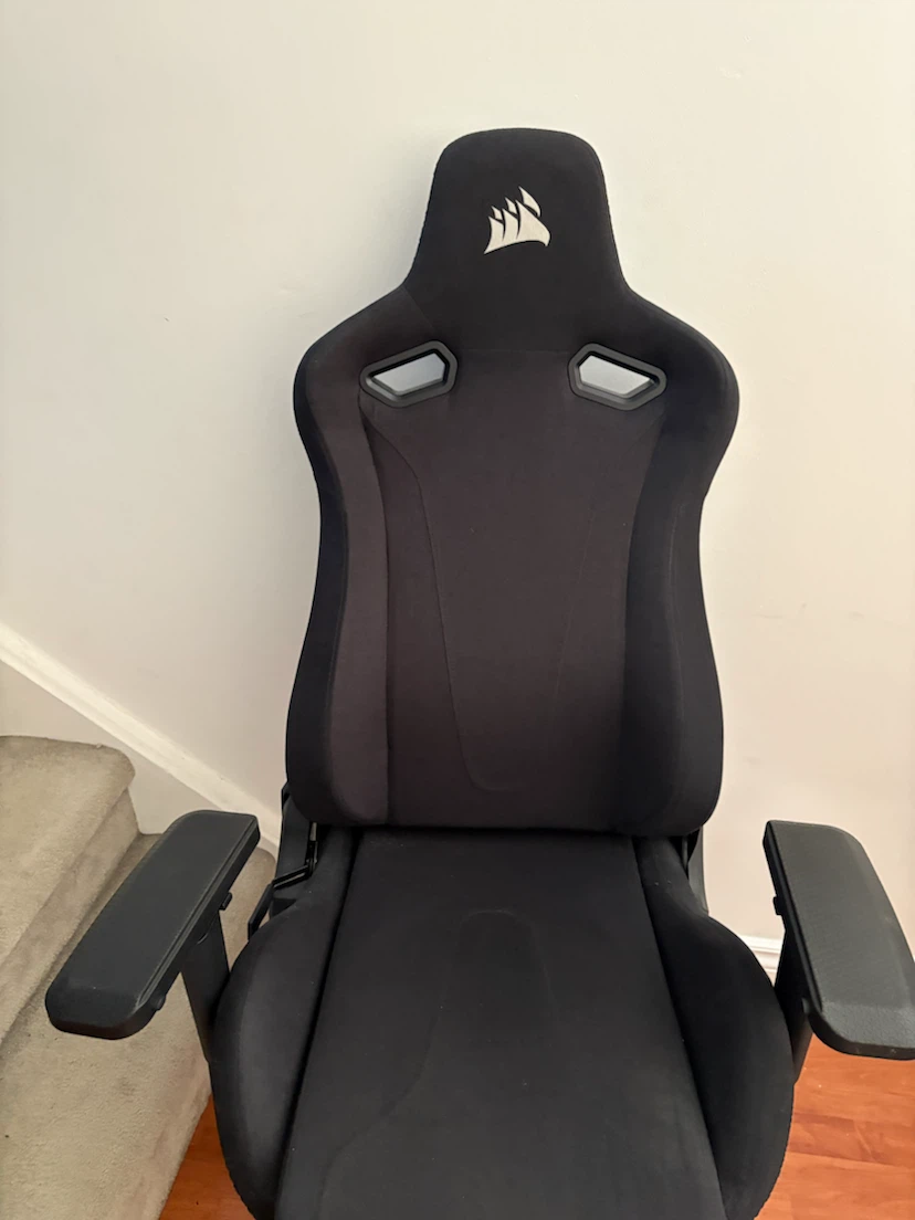 Moving sale - gaming chair - photo 2