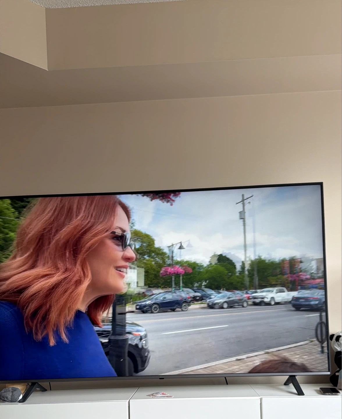 LG 75 inch TV - photo 2