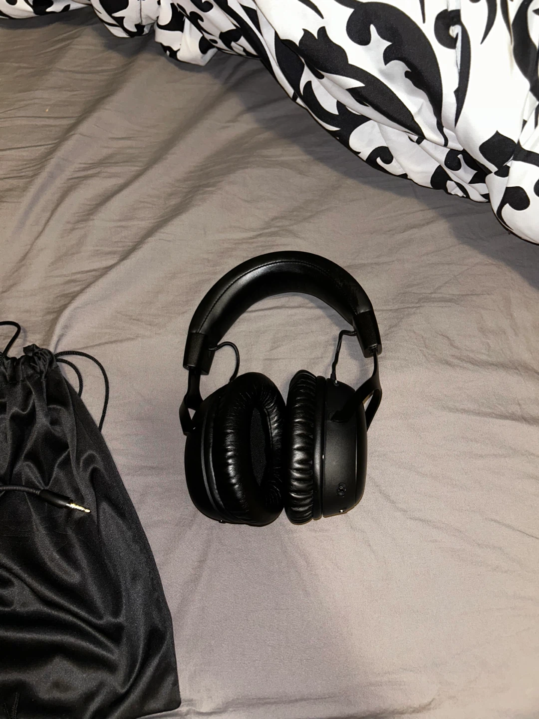 HyperX Cloud III S Wireless Gaming Headset - photo 2