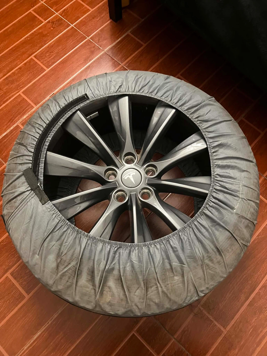Tesla Wheels and Tires with Covers - photo 4