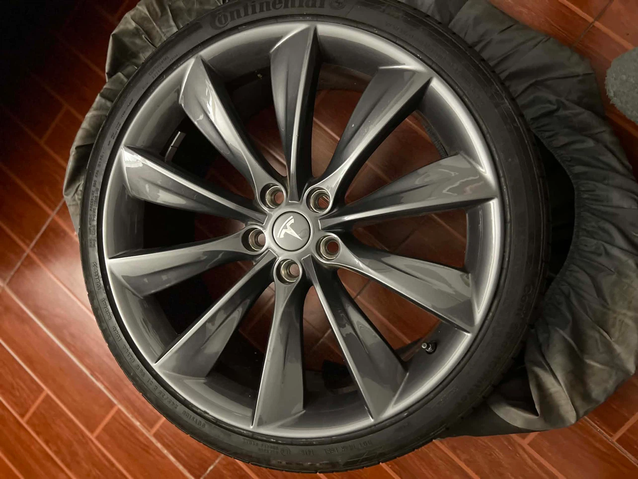 Tesla Wheels and Tires with Covers - photo 5