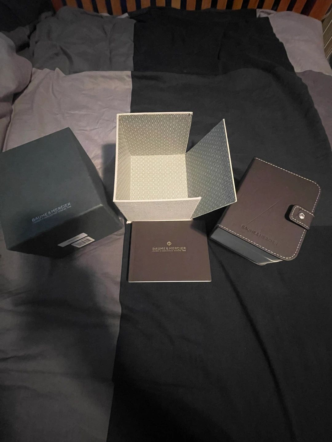 Authentic Baume & Mercier Capeland Watch Box Set & Manual - photo 3