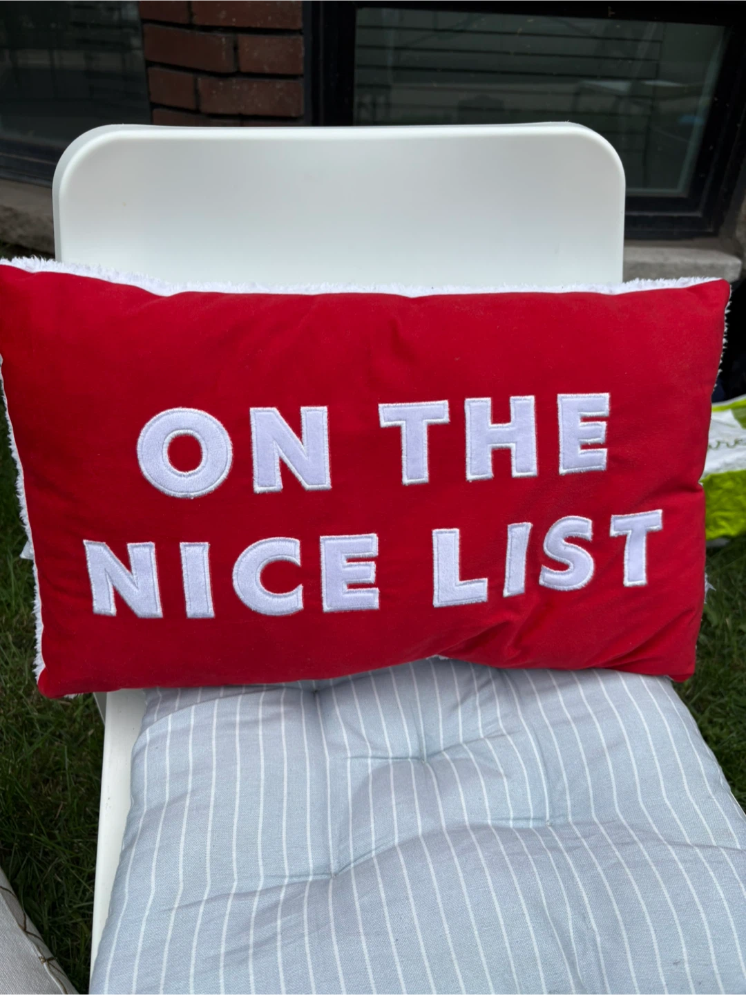 Pillow - photo 2