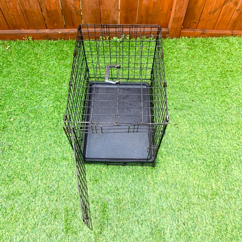 Dog Crate Metal Folding Pet Kennel Cage with Removable Tray - photo 2