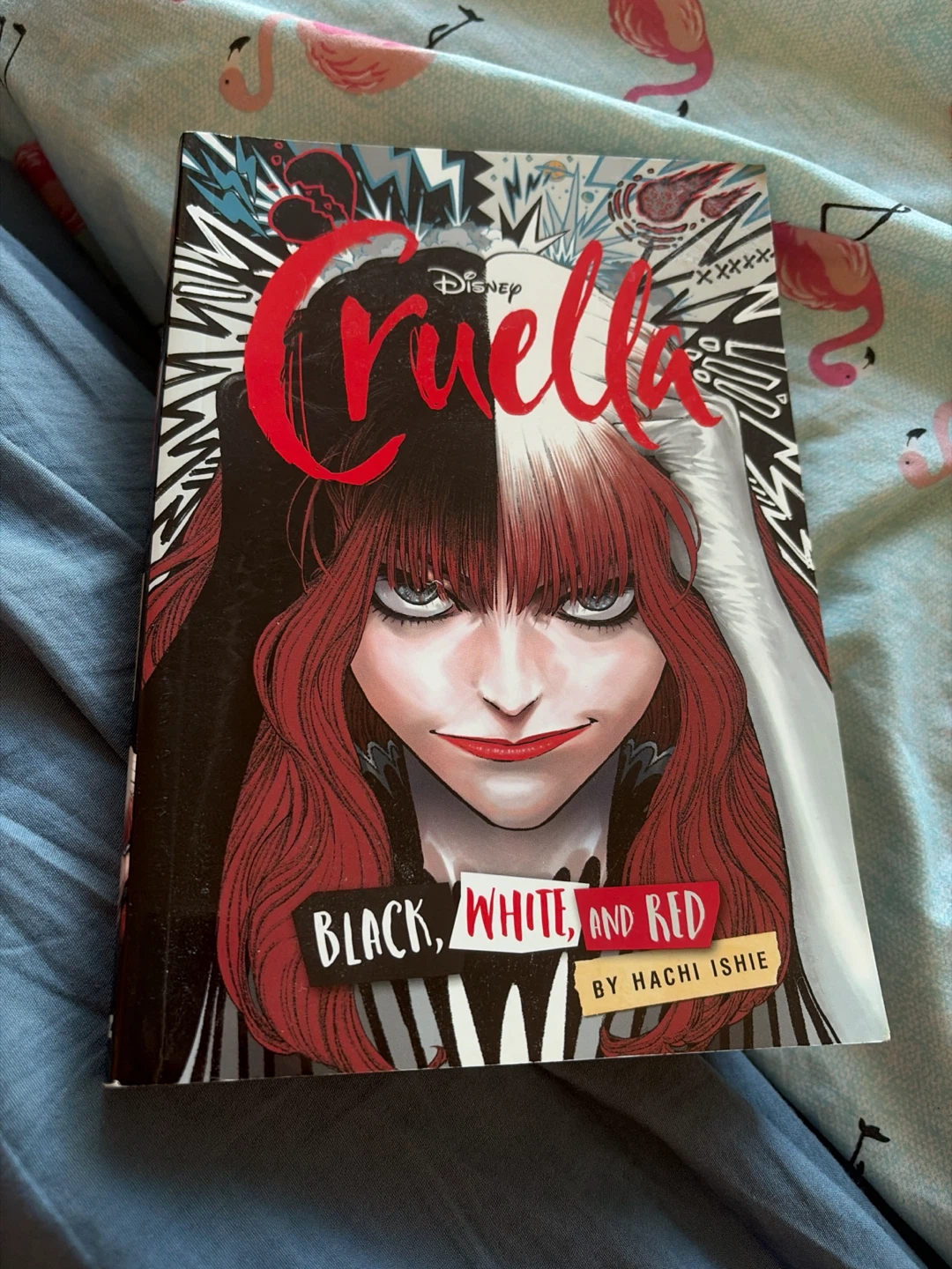Disney Cruella: Black, White, and Red Graphic Novel
