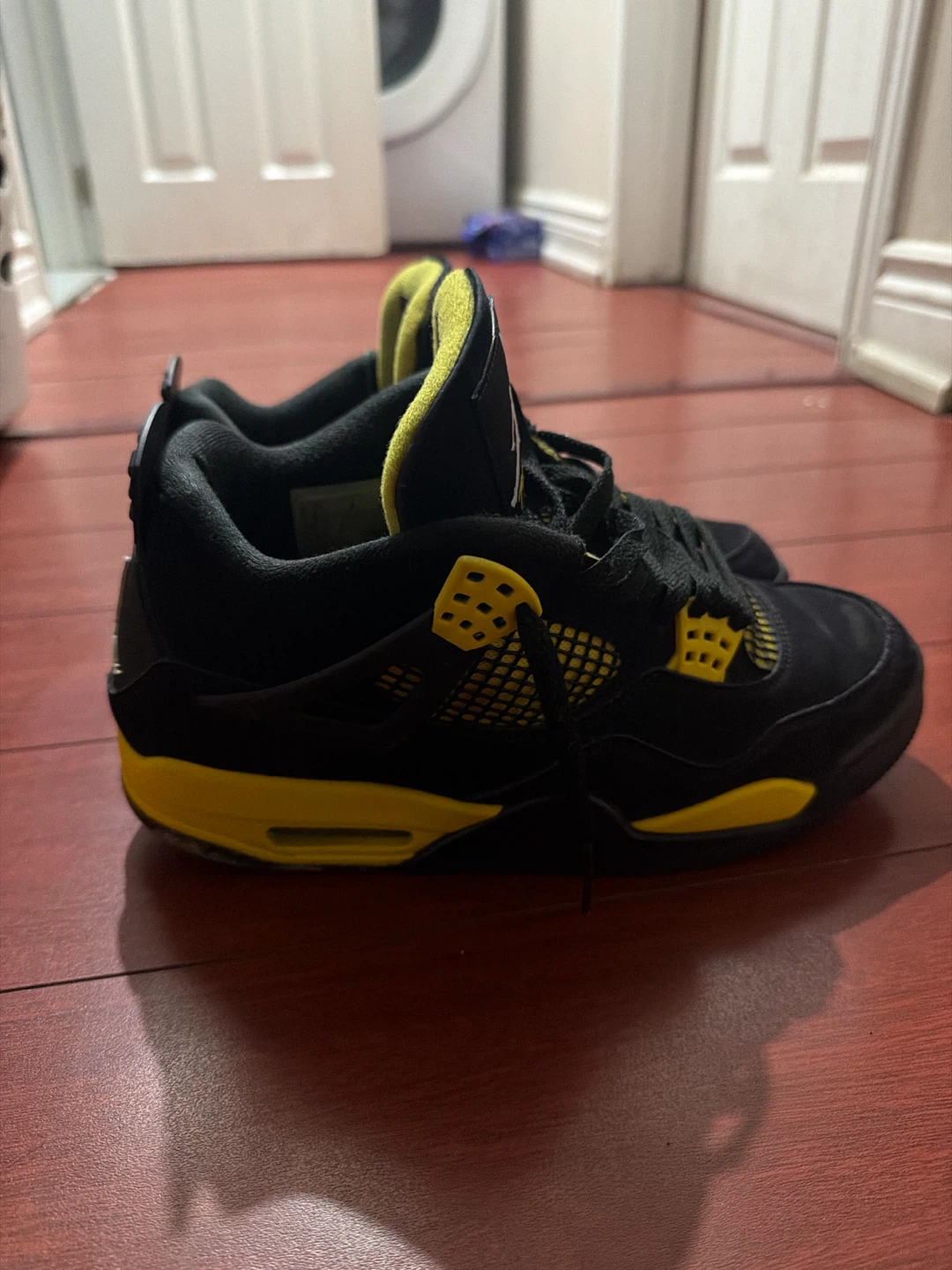 Air Jordan 4 Thunder black and yellow - photo 2