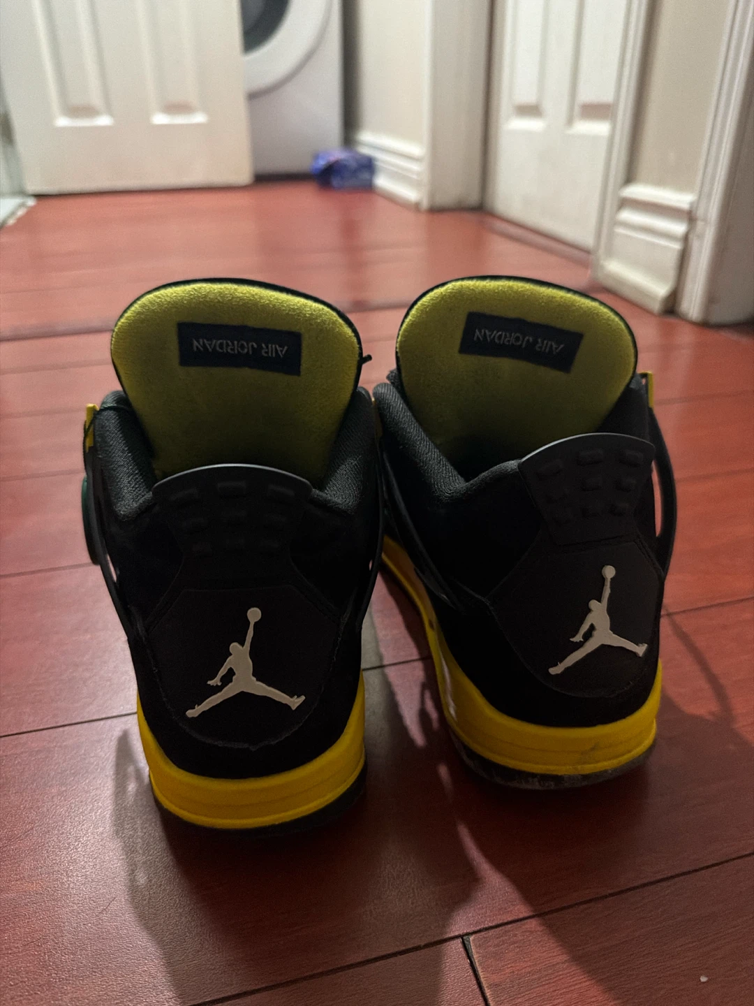 Air Jordan 4 Thunder black and yellow - photo 3