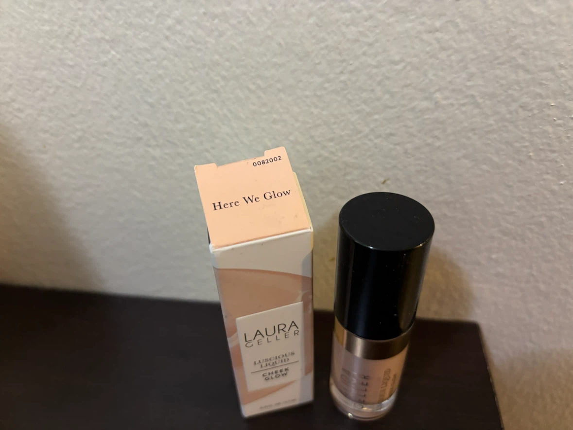 NEW-Laura Geller "Here We Glow" Cheek Glow Liquid 0.19 Fl. Oz. - photo 2