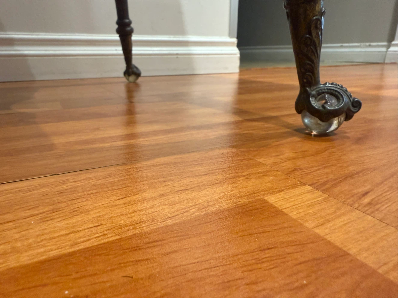Antique side Table with Claw Feet - photo 4