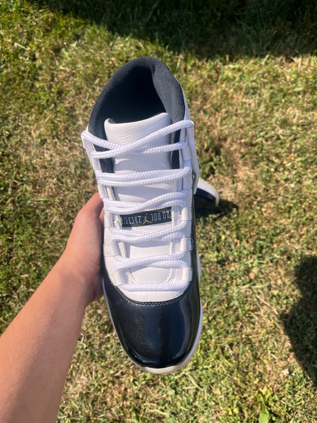 Jordan 11 gratitude (SIZE 9.5M) - photo 2