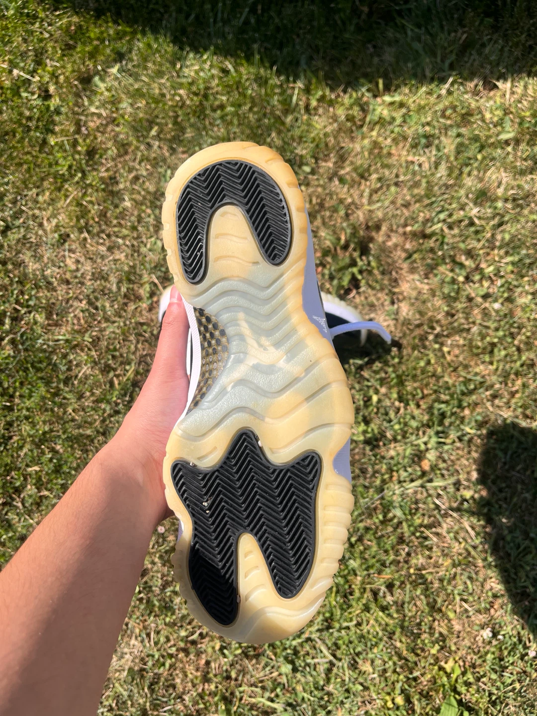 Jordan 11 gratitude (SIZE 9.5M) - photo 3