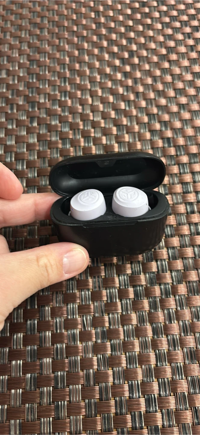 JLab GO Air Pop earbuds - photo 2