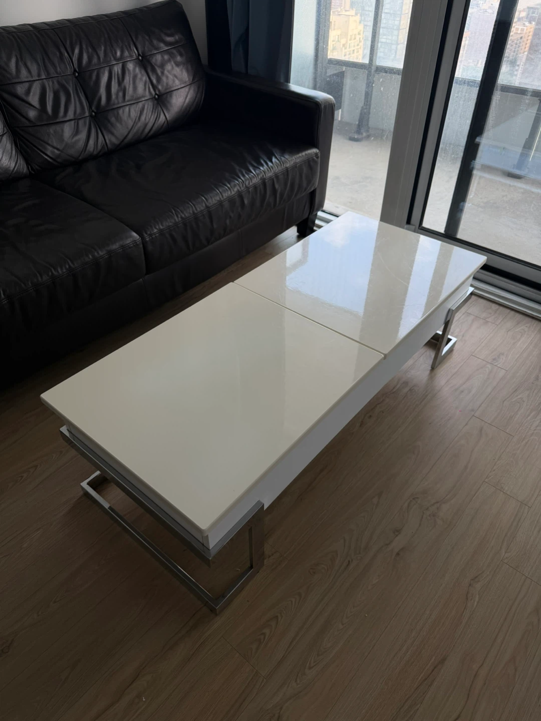White Lift-Top Coffee Table