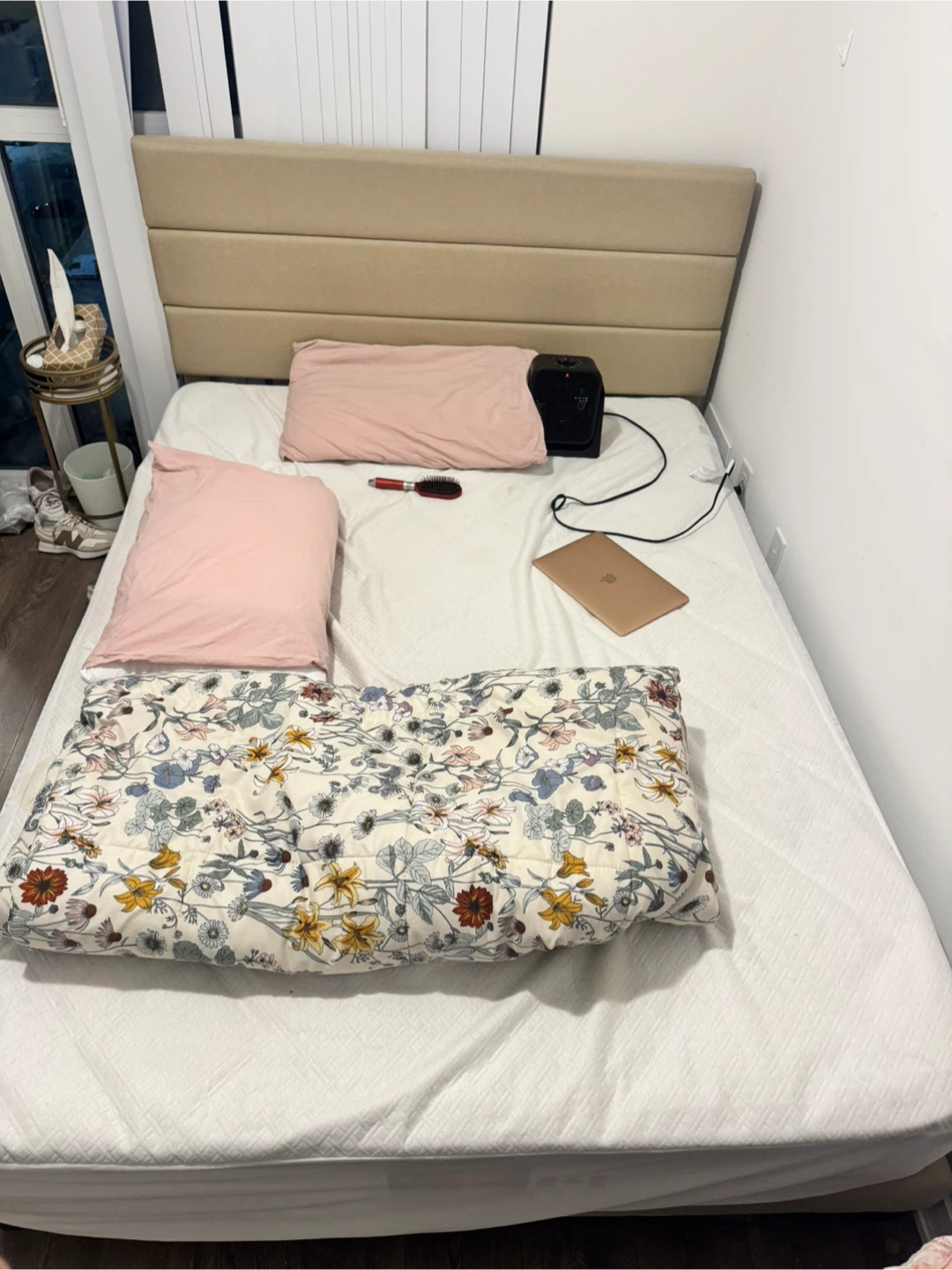 Queen size bed - photo 2