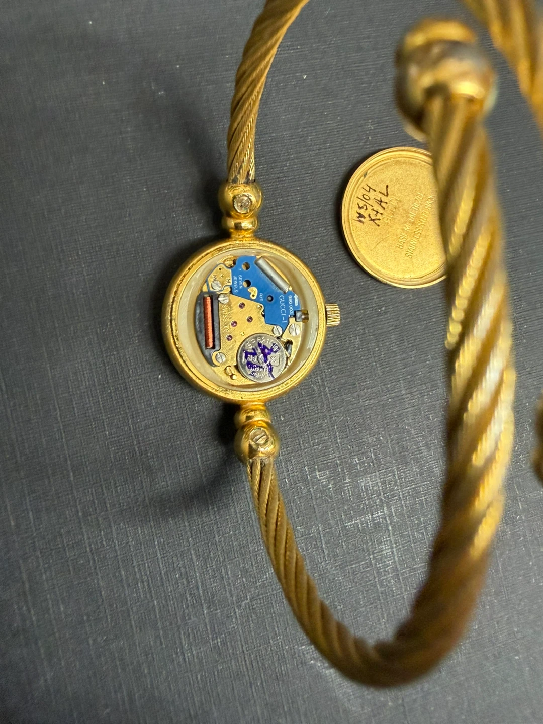 Gucci 2700.2.L Gold Bangle Watch - photo 3