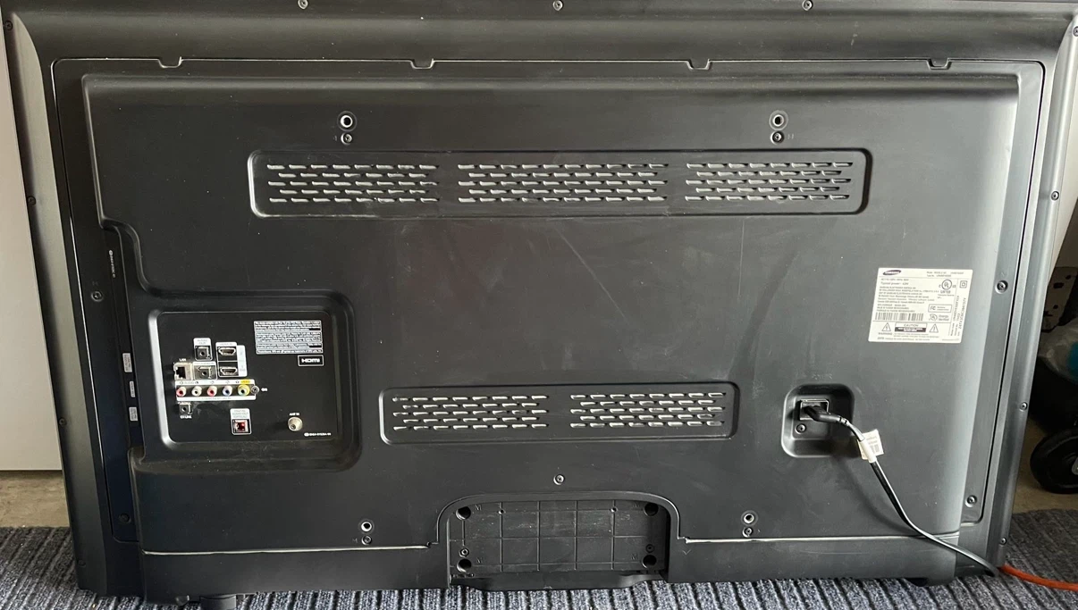 Samsung LED TV (46”) - photo 2