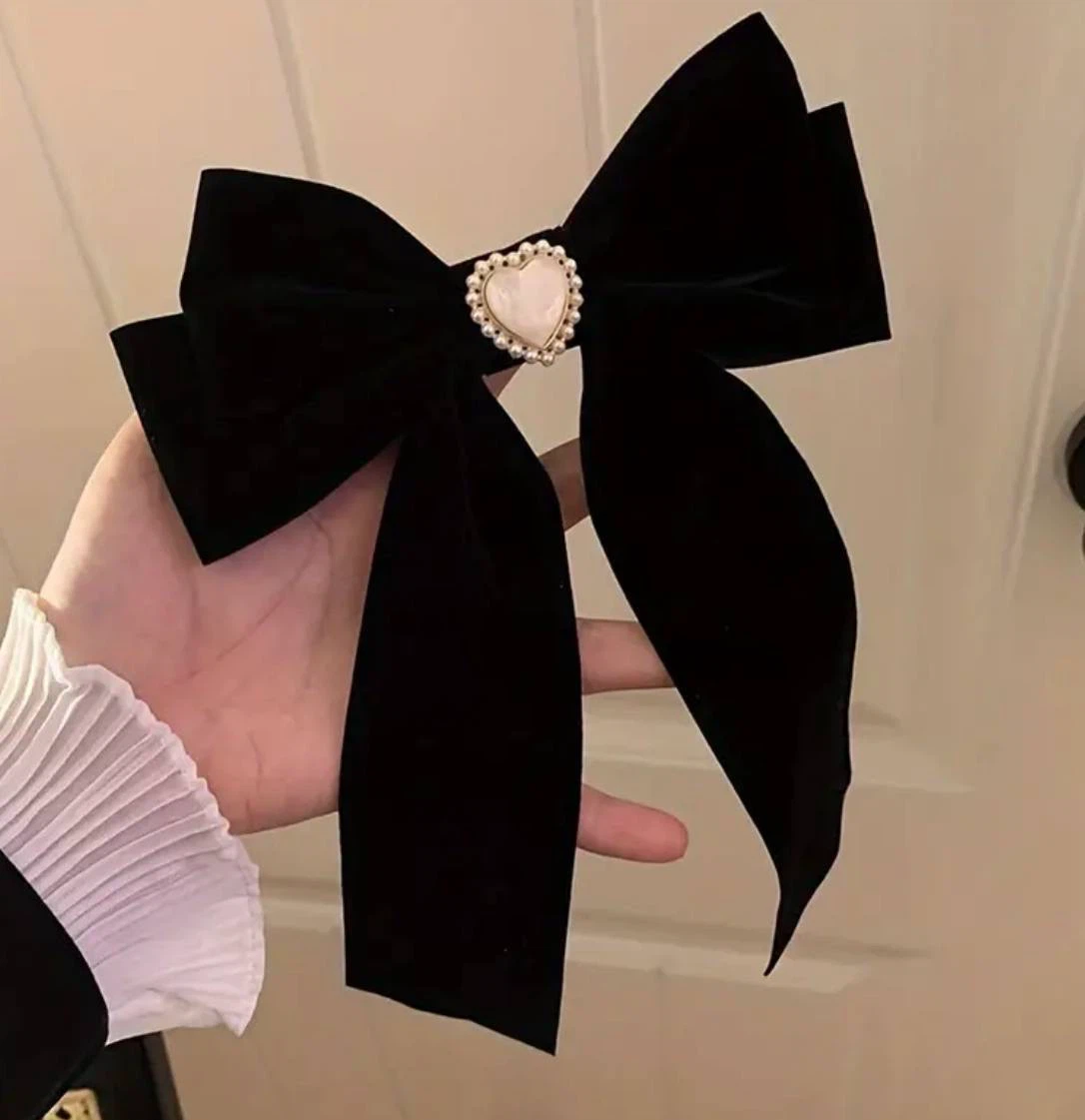 Black velvet bow with a pearl heart - photo 5