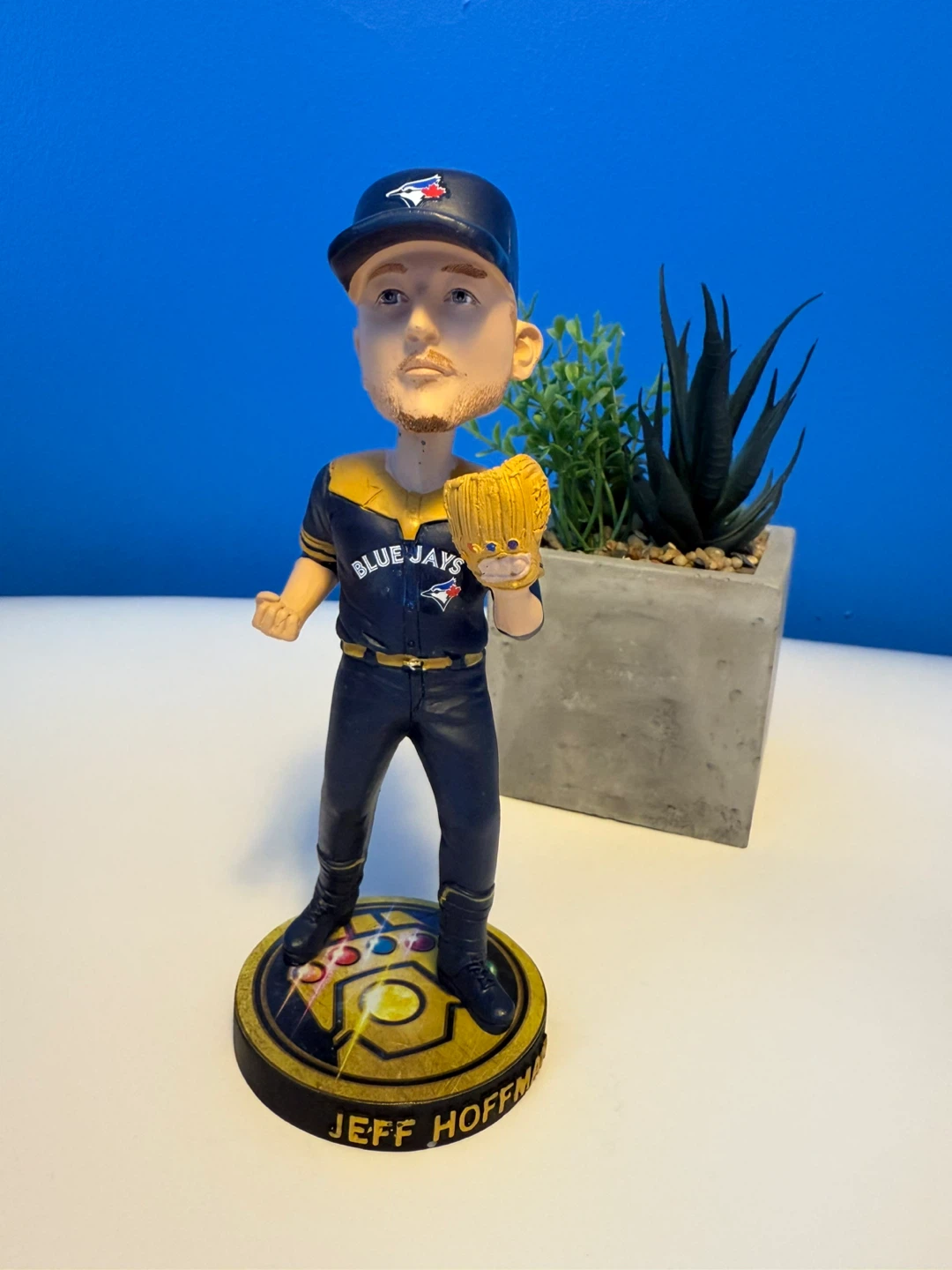 2025 Toronto Blue Jays Jeff Hoffman Thanos Bobblehead - photo 2