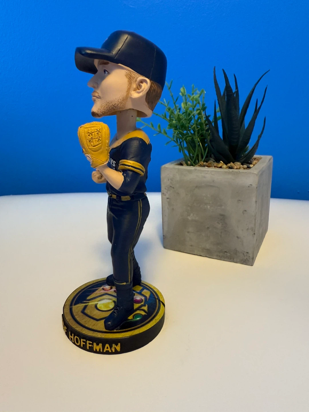 2025 Toronto Blue Jays Jeff Hoffman Thanos Bobblehead - photo 3