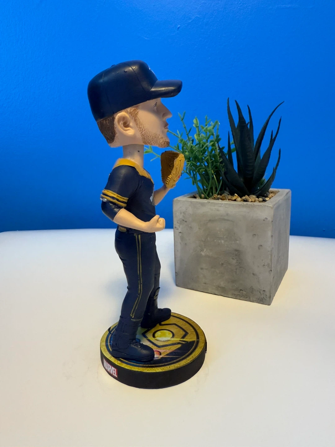2025 Toronto Blue Jays Jeff Hoffman Thanos Bobblehead - photo 5
