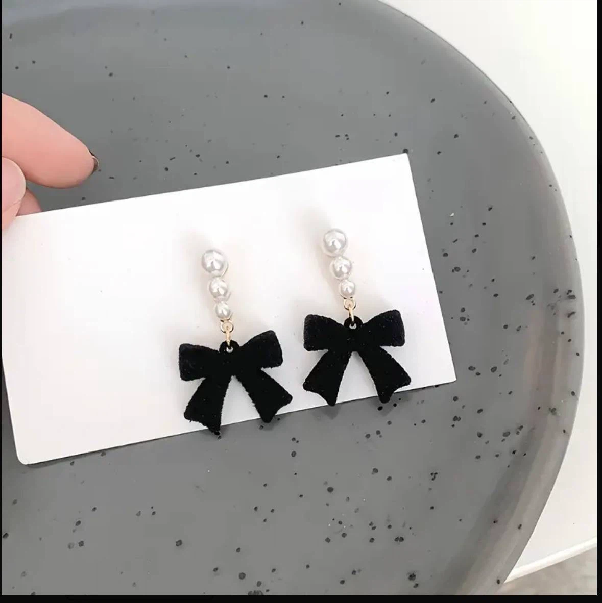 Black Velvet Bow Pearl Earrings - photo 3
