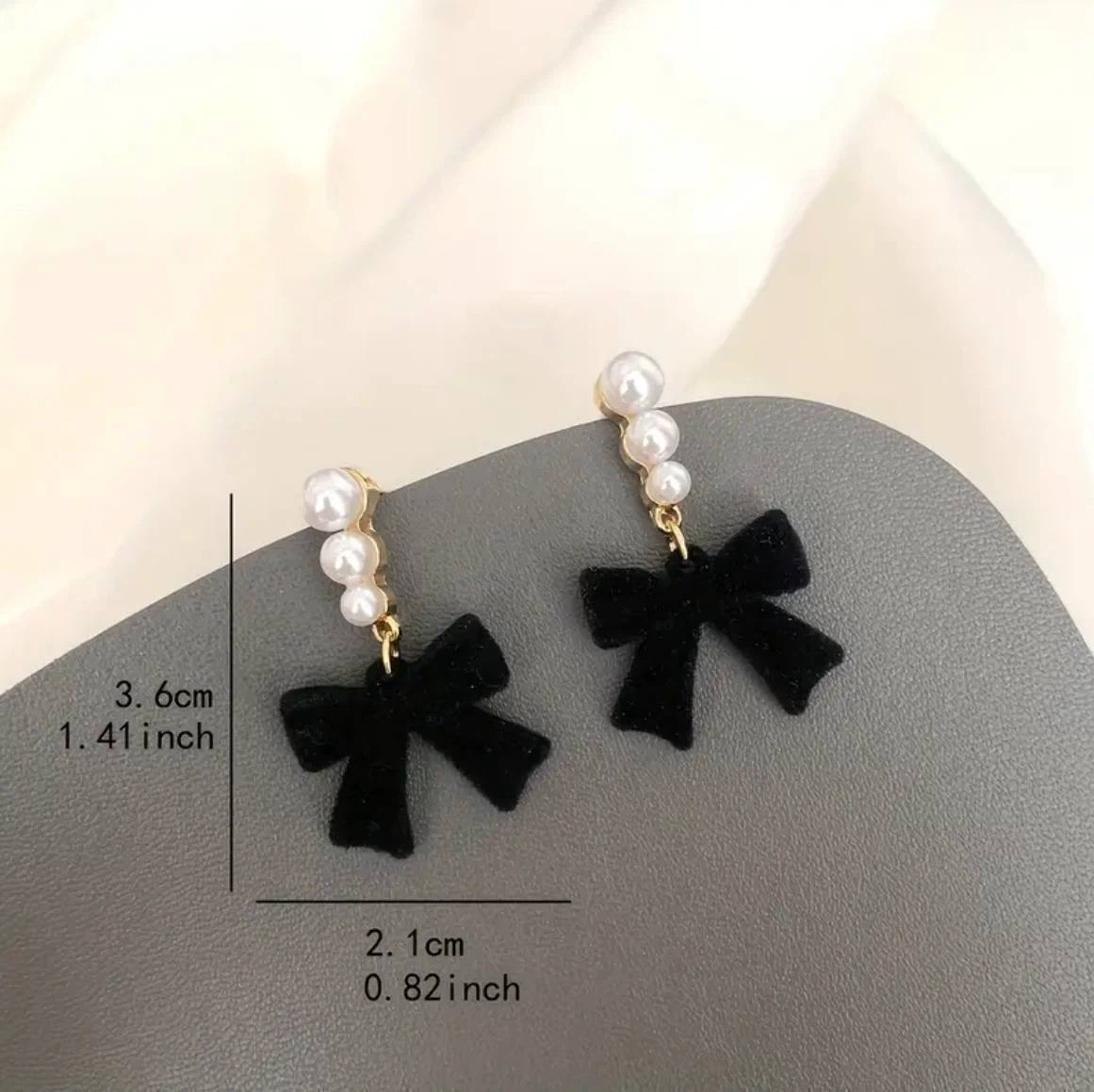Black Velvet Bow Pearl Earrings - photo 4