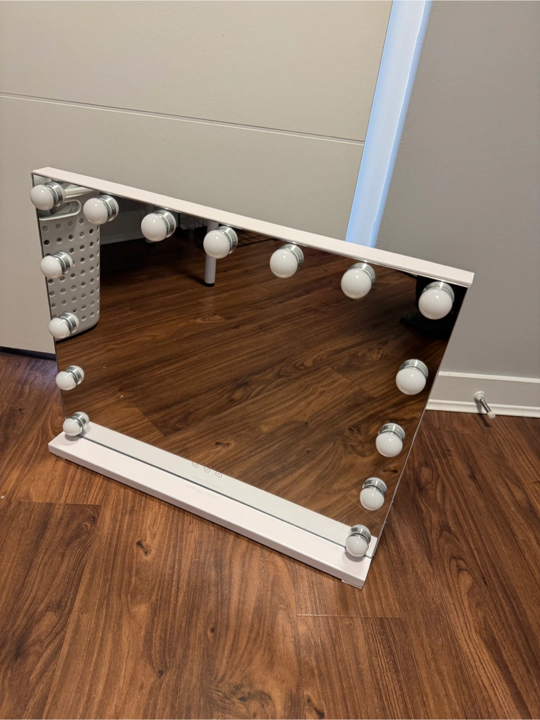 (-Aug30) Vanity Makeup Mirror with Lights