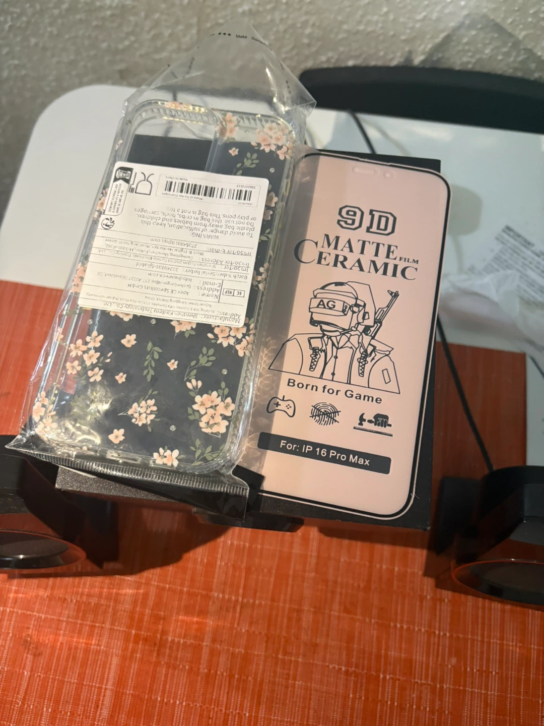 Brand new iPhone 16 Pro Max Screen Protector and Case