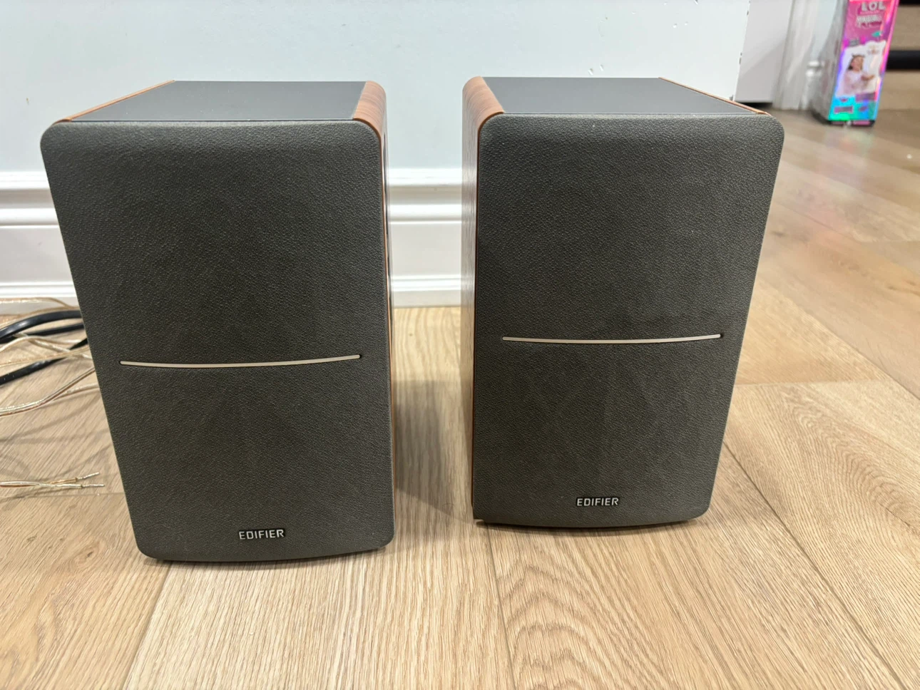 Edifier R1280T Powered Bookshelf Speakers - photo 3