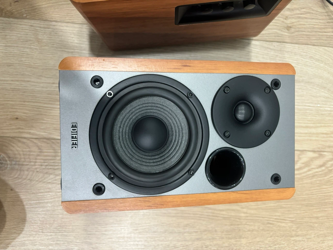Edifier R1280T Powered Bookshelf Speakers - photo 5