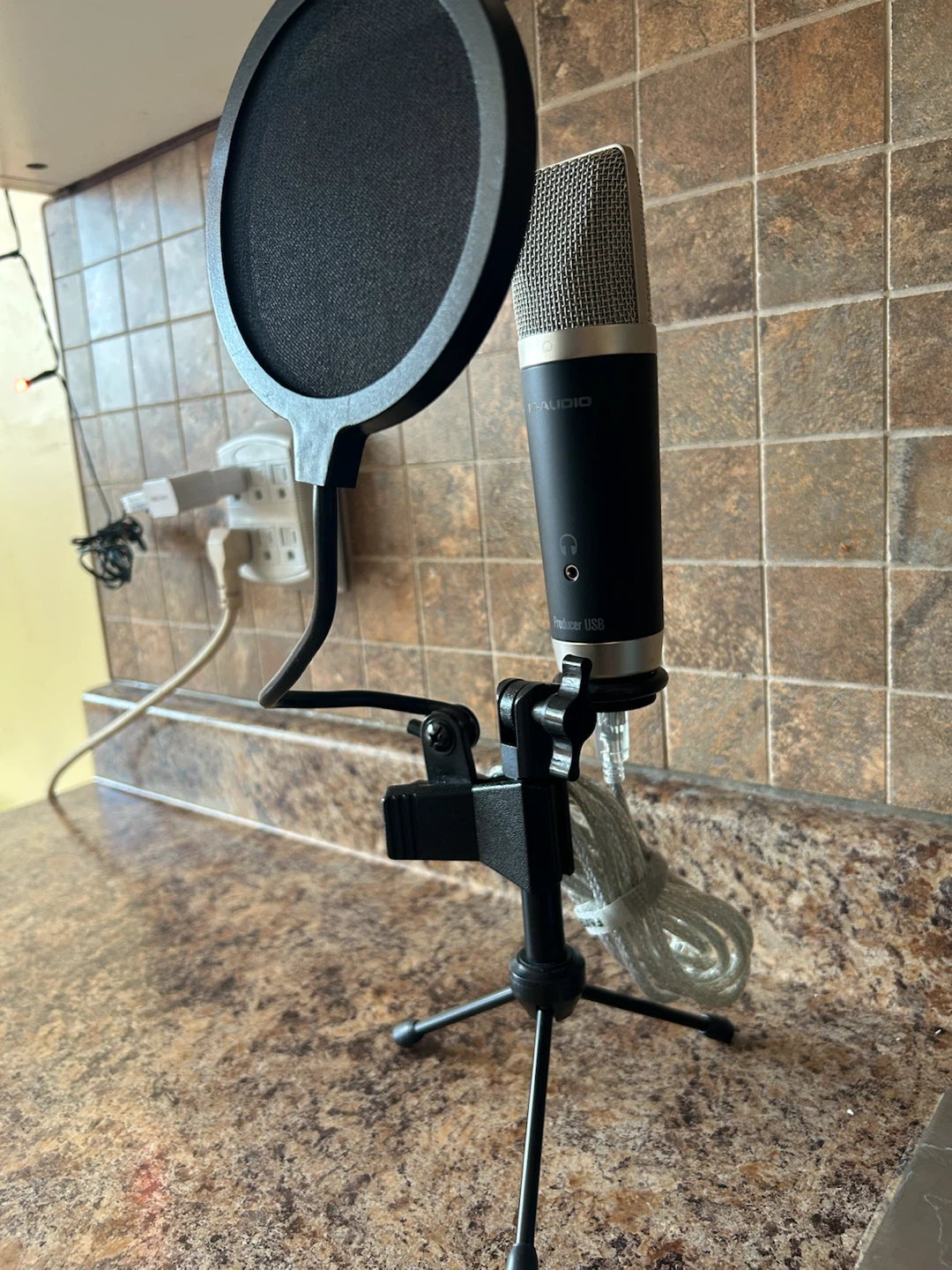 MAudio Producer USB Microphone with Pop Filter