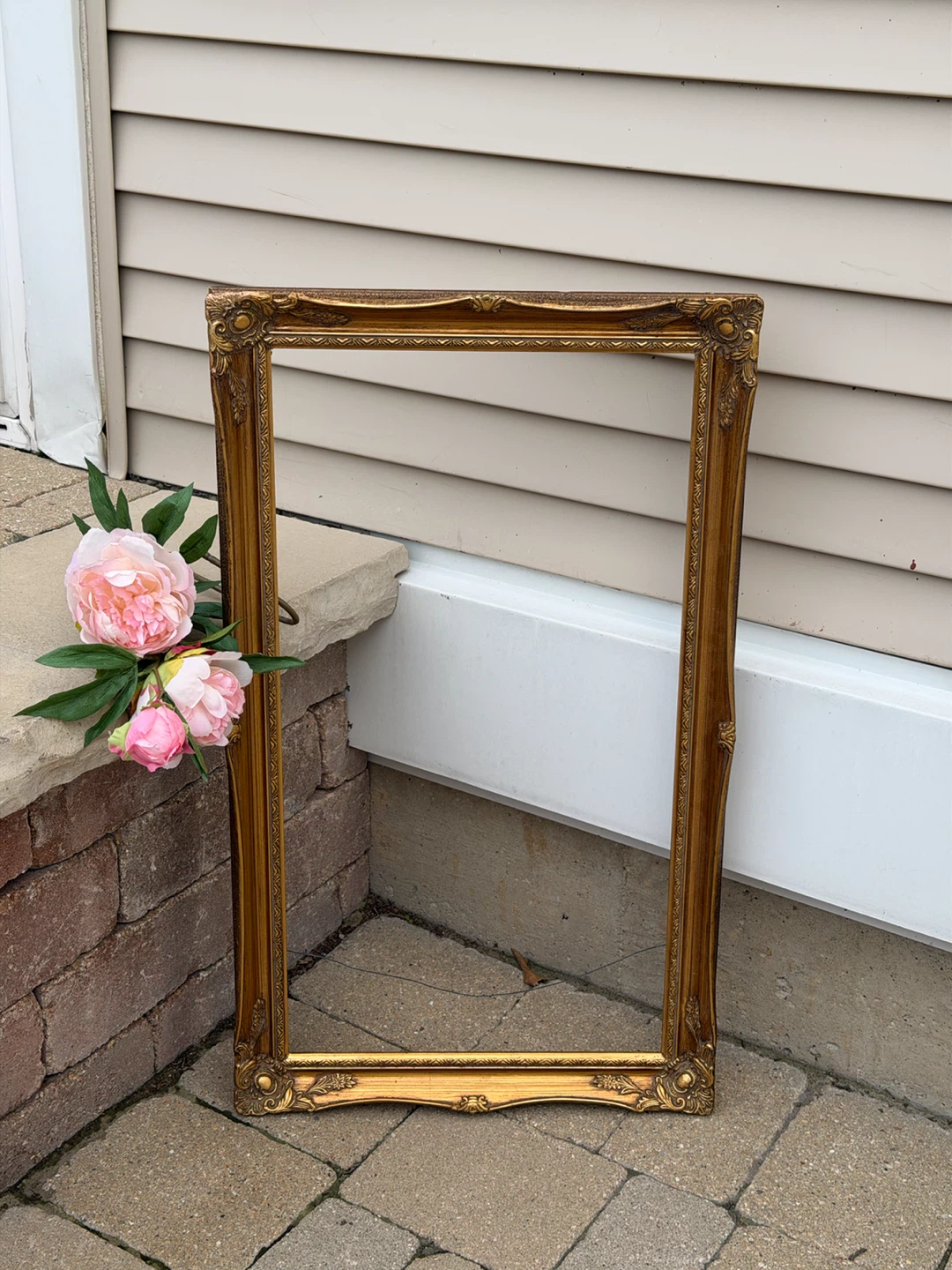 LOVELY GOLD FRAME