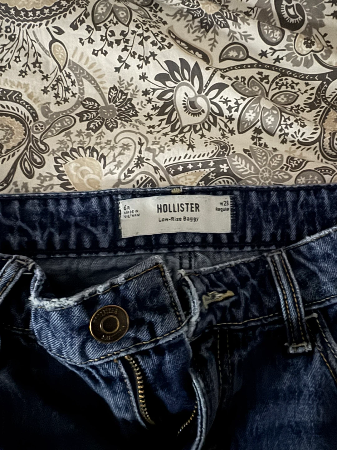 HOLLISTER Low-Rise Baggy Jeans - Size W28/6R - photo 3