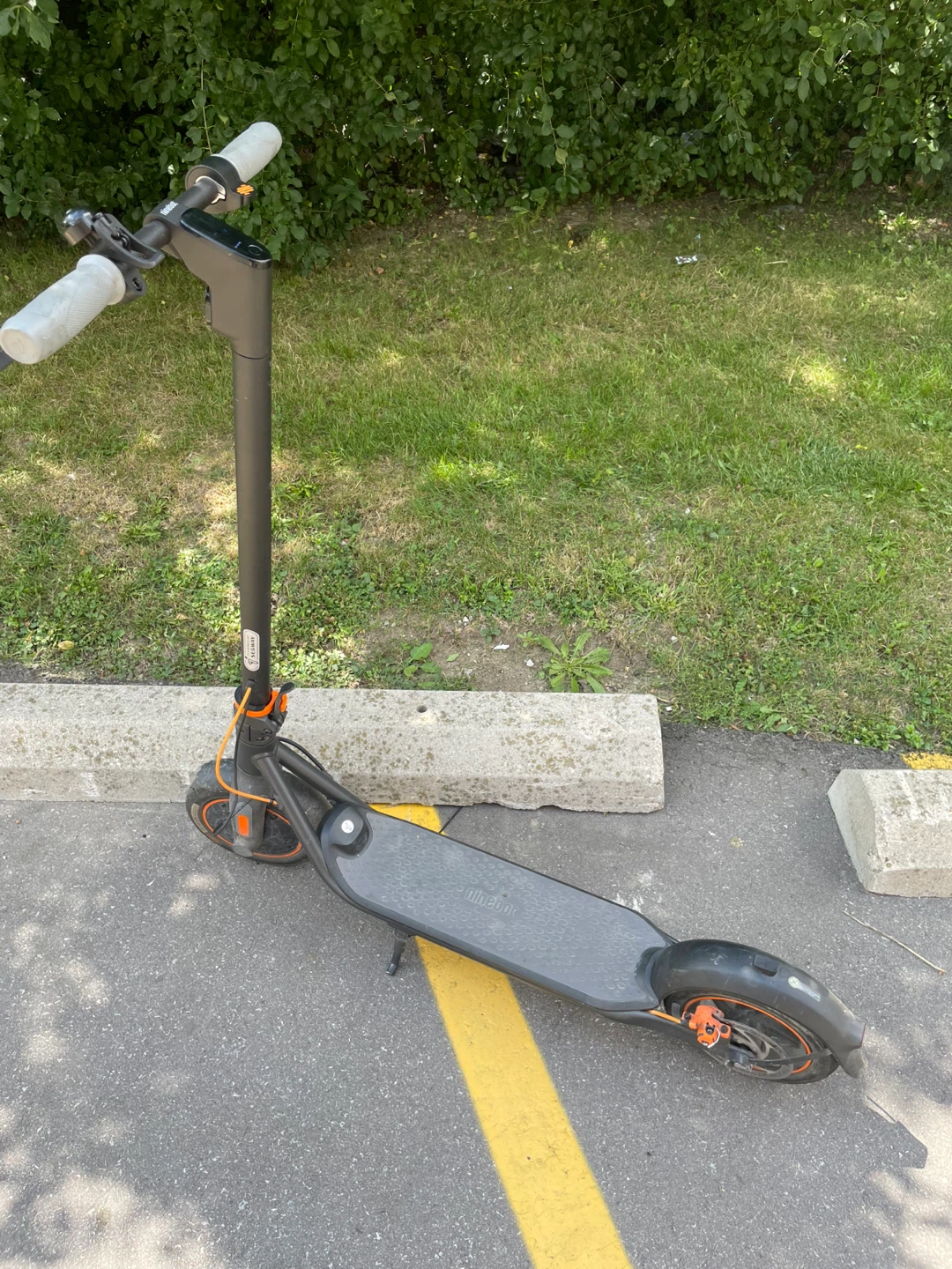 Segway ninebot F2 Electric Scooter - photo 2