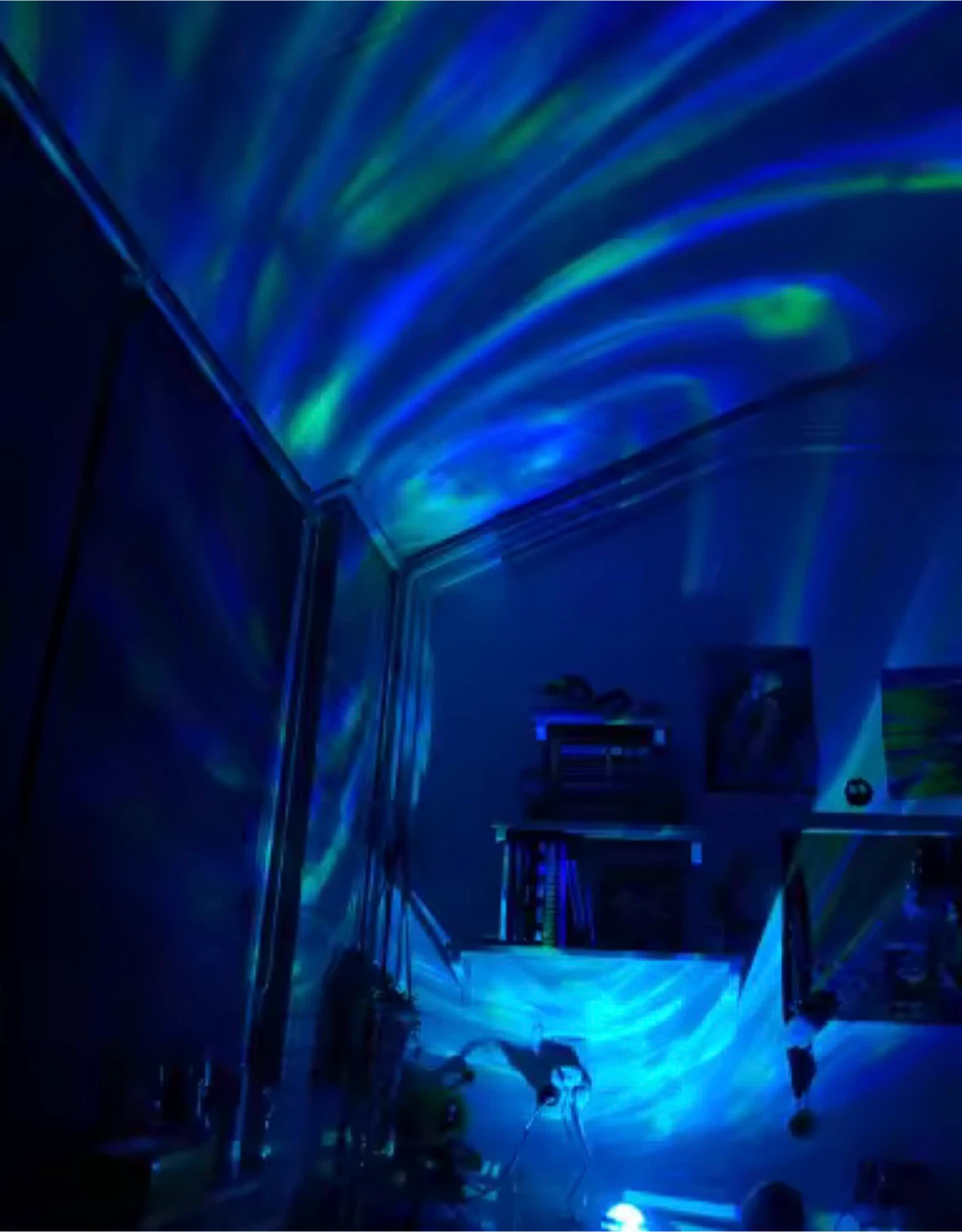 LED Rotating Projector Light with Remote - photo 4