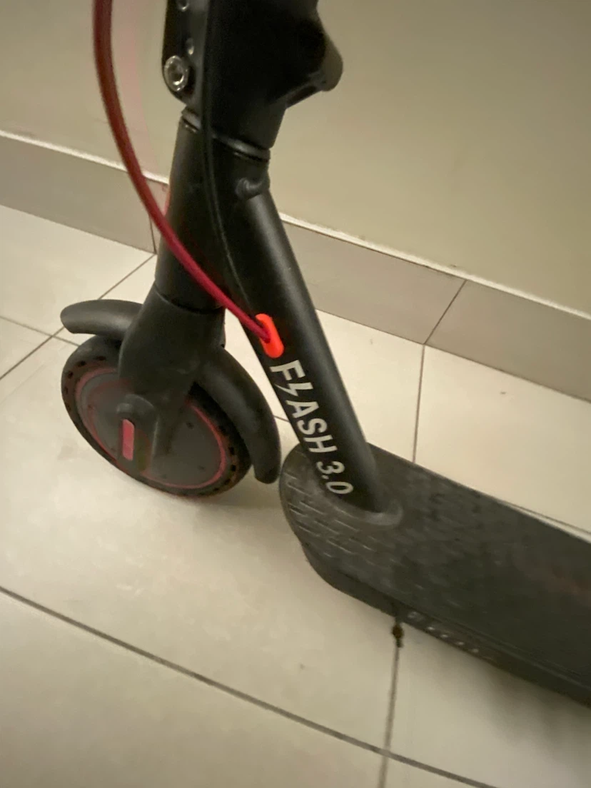 FLY ON WHEELS Flash 3.0 Electric Scooter - photo 2