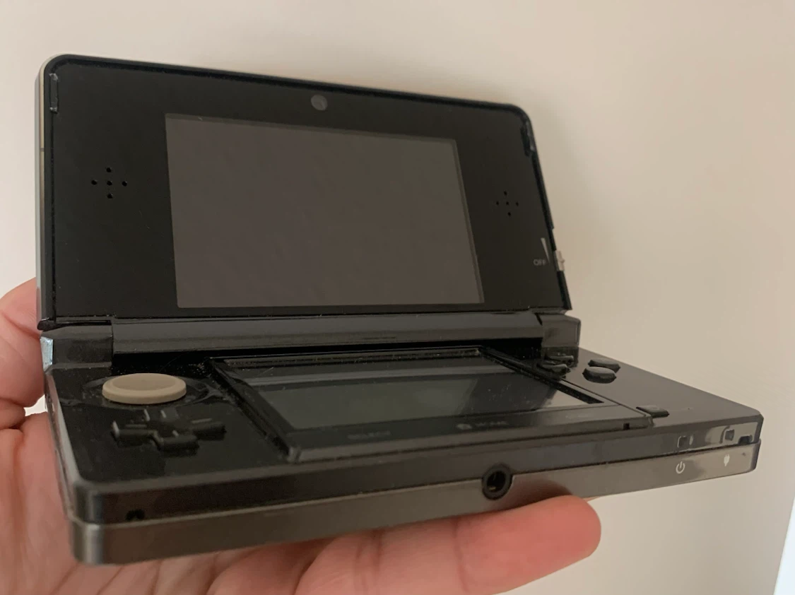 Nintendo 3DS Console - photo 2