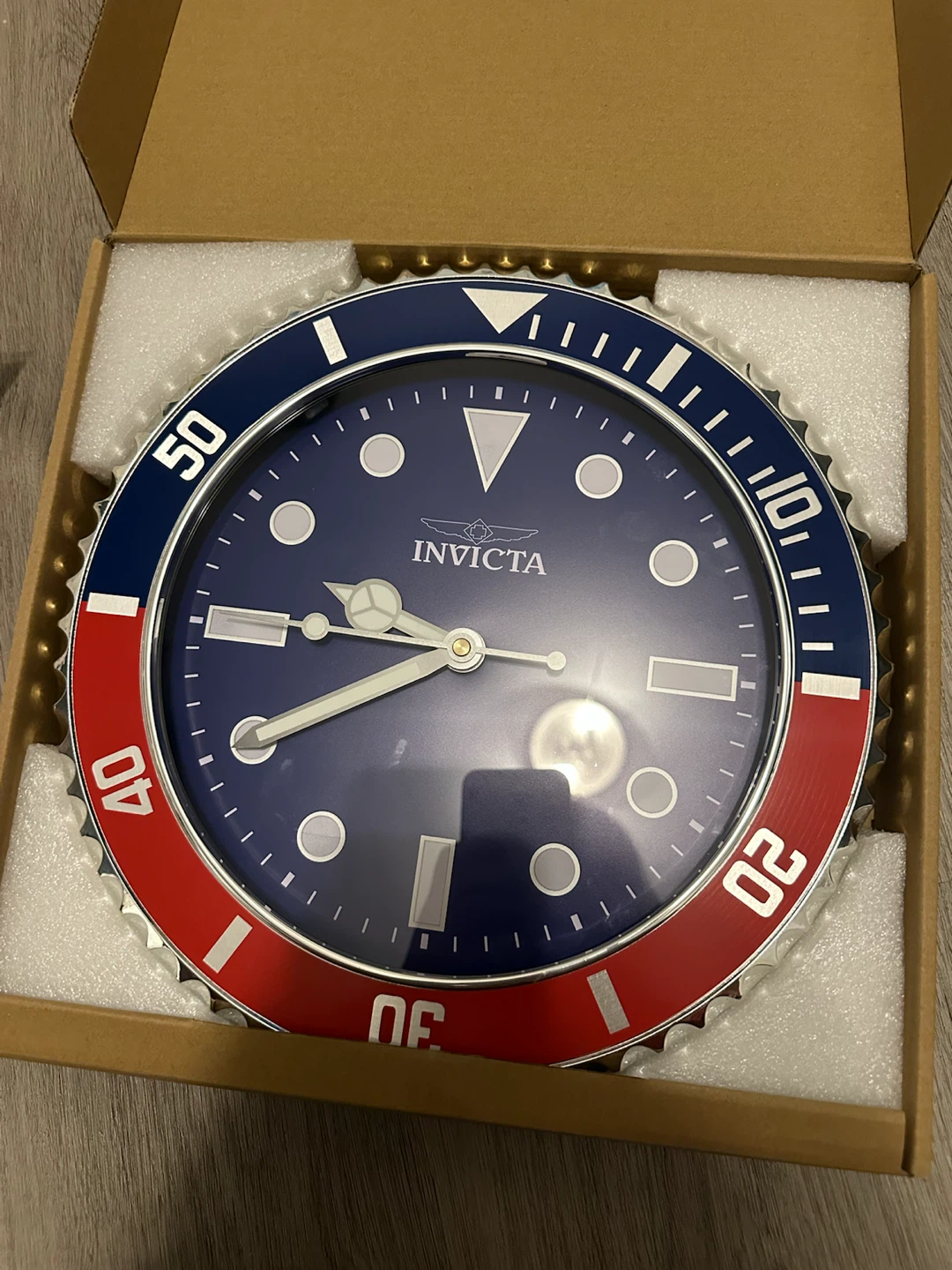 Invicta Pro Diver 70047 12” Blue Red Wall Clock NIB