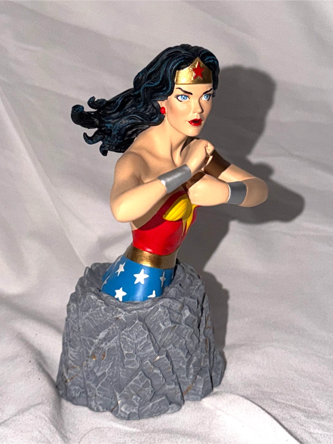 DC Direct Wonder Woman Mini Bust - photo 3