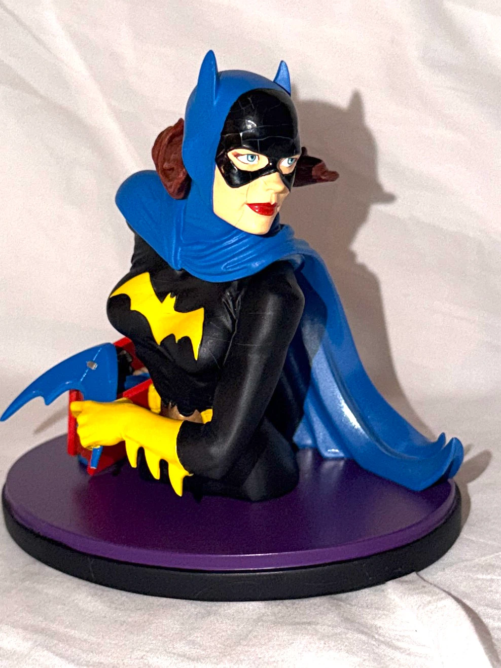 DC Direct Classic Batgirl Mini-Bust - photo 3