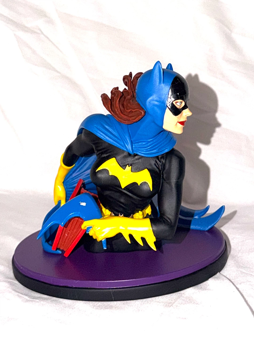 DC Direct Classic Batgirl Mini-Bust - photo 4