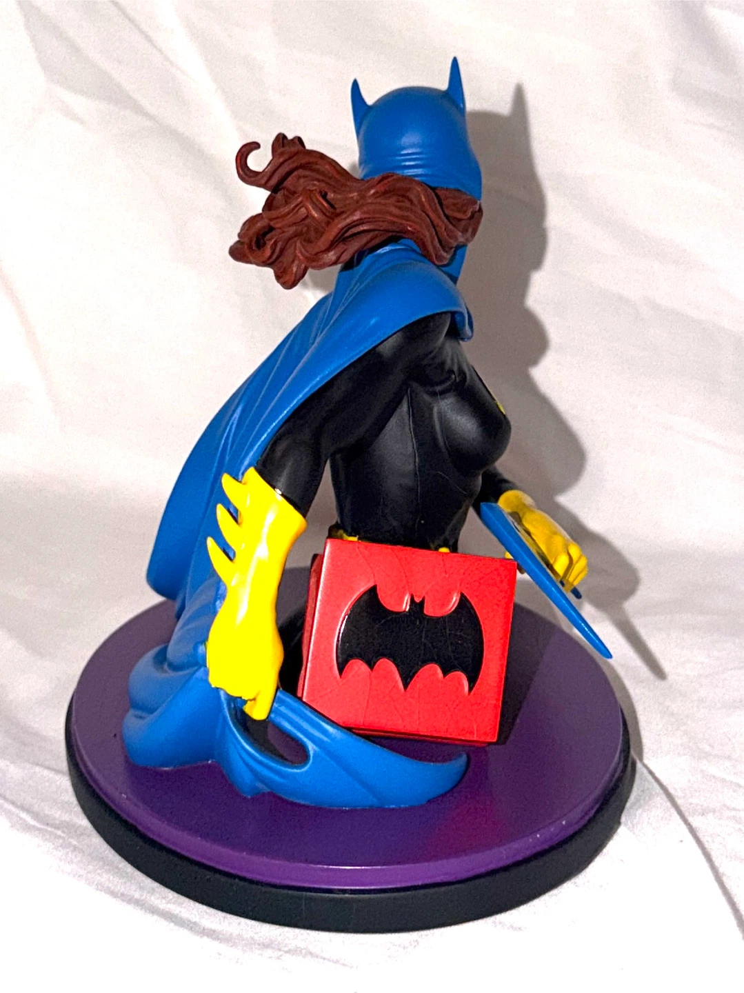 DC Direct Classic Batgirl Mini-Bust - photo 5