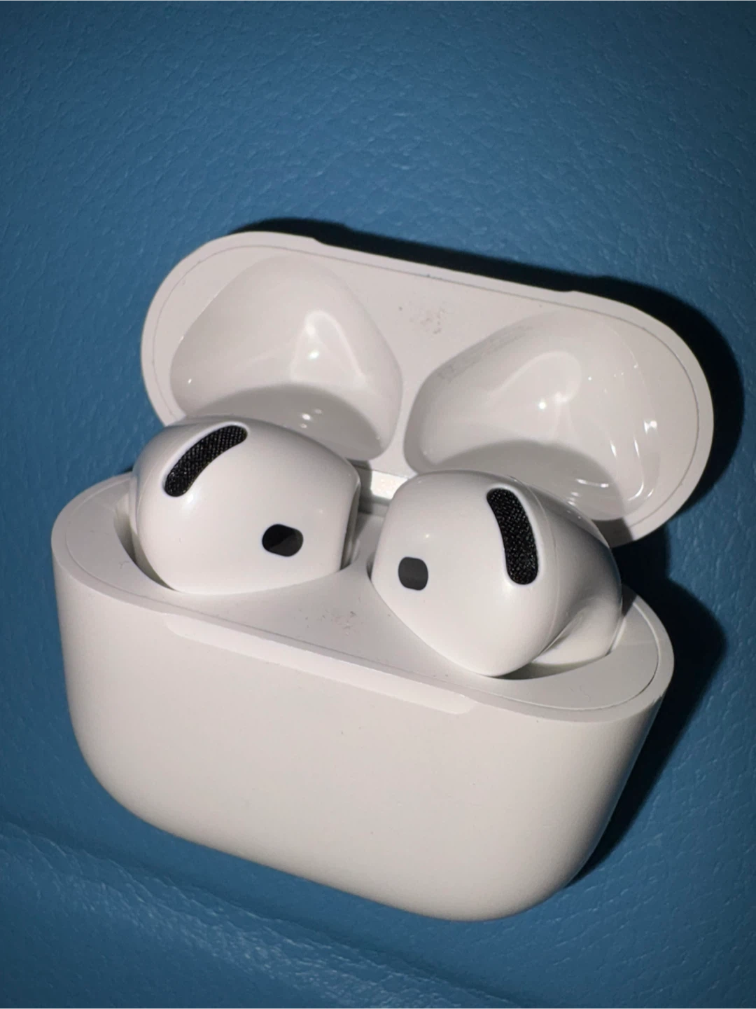 Apple AirPods 4 without ANC